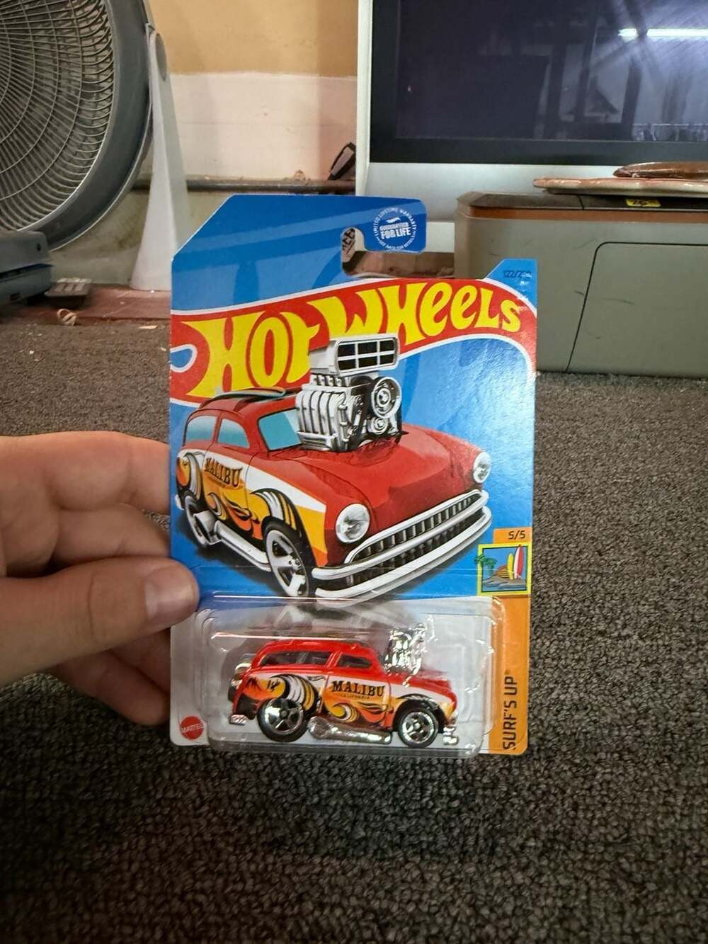 Hot Wheels Surf 'N Turf Surf's Up 5/5 Diecast 1:64 Scale Red